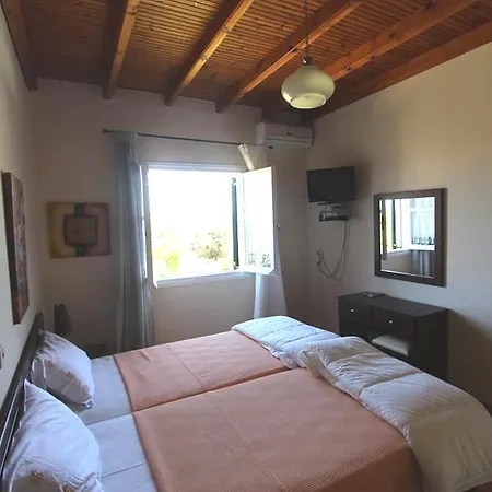 Amalia Acharavi Apartamento *